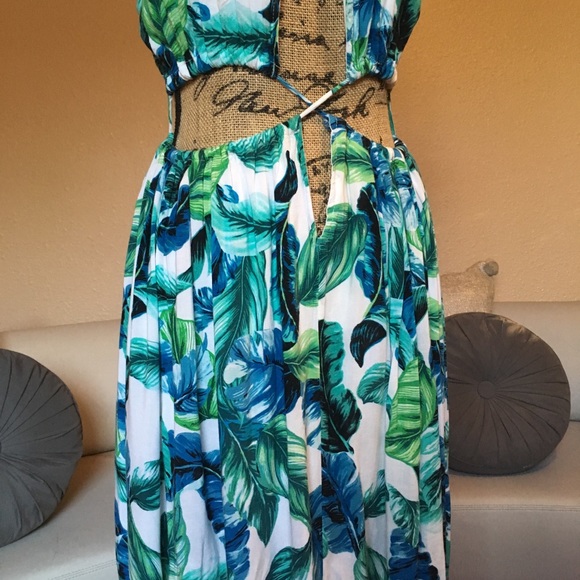 🦋Blue Tropic Maxi Dress🦋 - Picture 3 of 7